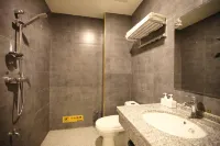 Lingchuan Baiyuan Flower Hotel