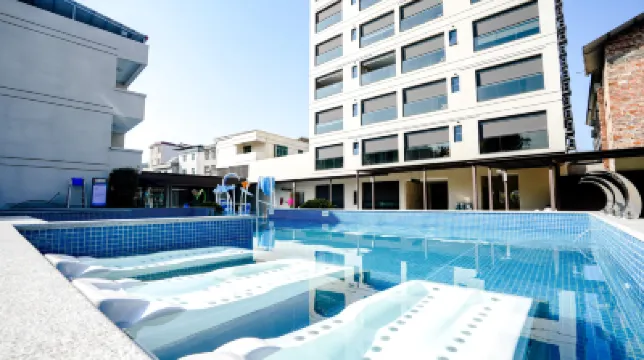 รีสอร์ทน้ำพุร้อนหยุนดวน โรงแรมใกล้สวนน้ําพุร้อนคังเหอ