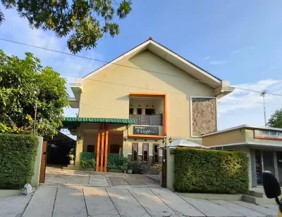 Wisma Anugerah 바틱 다나 하디 박물관 주변 호텔