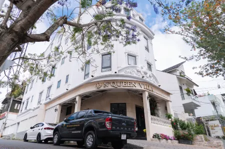 N Queen Apartment Hotel Отели рядом с достопримечательностью «Озеро Сюан Хуан»