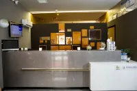 IU Hotel (Mengzhou Bus Station Huichang South Road)