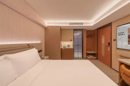 Orange Hotel (Chengdu Wenshuyuan Metro Station)