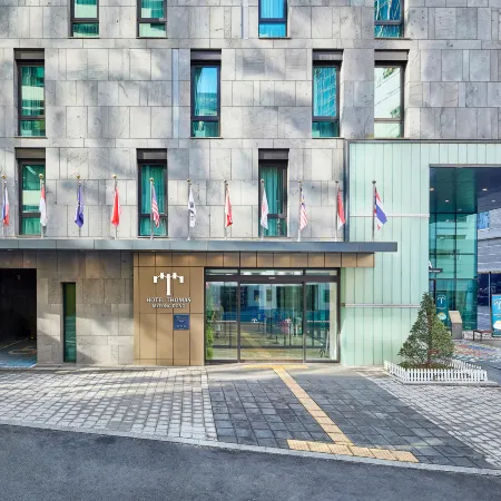 Hotel Thomas Myeongdong Отели рядом с достопримечательностью «Алтарь Хвангудан»