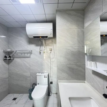 Jinyue Movie Homestay (Longmen High-Speed Railway Station Baolong Plaza)