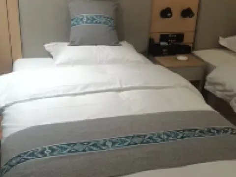 Qi Yun Jv Hotels in Ji County