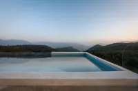 Narok Bay · Top of Tianchi Private Hot Spring Villa - 4-نجوم
