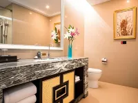 Kaidun Hotel(Haikou Riyue Square Duty Free Store) Hotels near Meilan