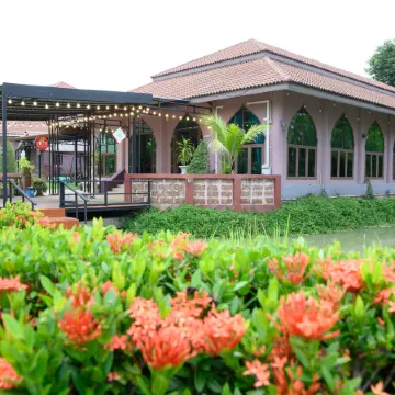 Busaya Resort & Cuisine
