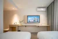 Manting Chayan Hotel (Urumqi International Grand Bazaar South Gate Subway Station)