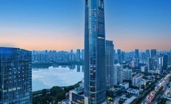 Wuhan Zhiren Homestay (Qingyuzui Subway Station)