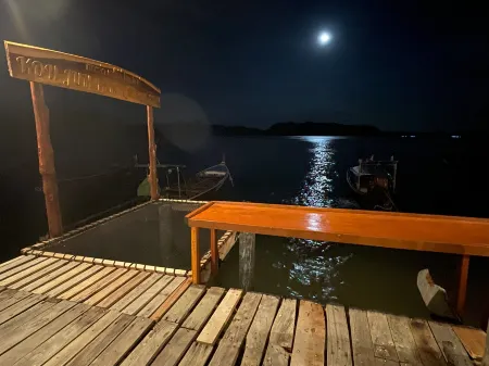 Koh Jum Family Homestay Отели в г. Остров Джам