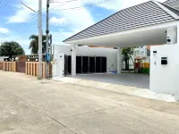 The White House Pool Villa Pattaya Hotels in Nong Prue