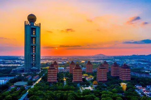 Long Wish Hotel International