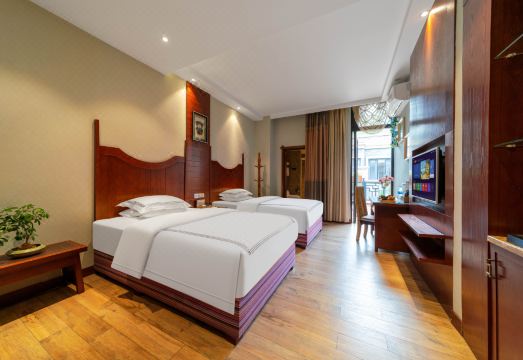 24디그 노스 라티튜드 테마 인 내부