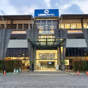 Lemo Hotel Serpong Hotels near Scientia Square Park (SQP)