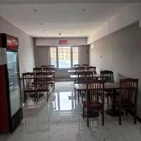 Mingzhu Hotel (Fuyuan International Passenger Station)