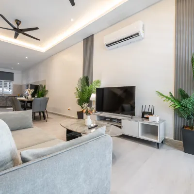 La Ferringhi Villa by BRB Hotels near Miami Beach - Pantai Miami