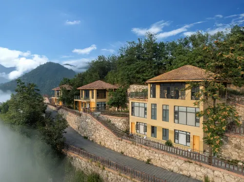 Jiuwei Xianzong Resort Hotel Hotels in Luanchuan