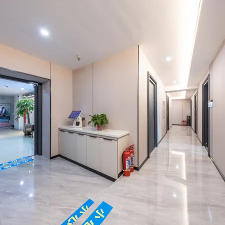 Lvju Smart Homestay (Zhangye Road Pedestrian Street)
