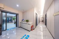 Lvju Smart Homestay (Zhangye Road Pedestrian Street)