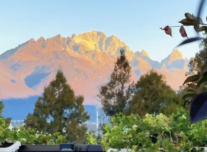霧島山寮観景民宿（四姑娘山長坪溝観光地）