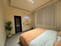 Hezhang Qiaran Homestay - 주차장