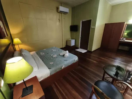 QURATA RIVERSIDE RESORT Отели в г. Pengadang Buloh