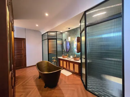 Lumiere Villa Hue Отели рядом с достопримечательностью «Хыонг»