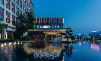 The qube Hotel
