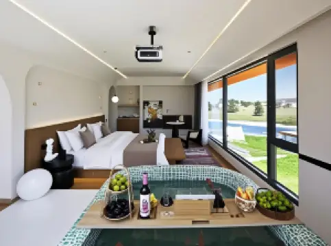 Miyunye Luxury Private Tang Homestay (Kangding Branch)