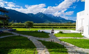 Shanshang Shiji · Yinyushi Xueshan Homestay