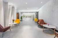 스프링 리버 플라워 문 호텔 (쿤밍 뎬츠 하이겅 댐)