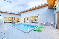Andaman Sea Best Pool Access and Villas - Infinity Pools