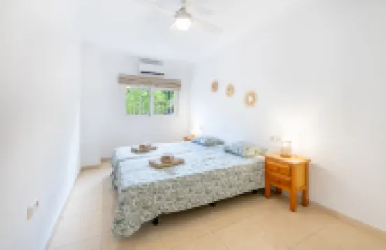 Spain Breaks - 2 bed family apartment Benalmádena with pool, Airco, WiFi