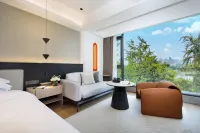 Guilin Mingjiang Hotel (Two Rivers and Four Lakes Elephant Trunk Hill)