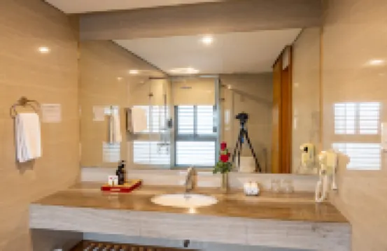 The Iris Signature Hotel and Spa