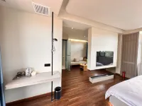Qiluan Lan Homestay (Water Ancient City Guangyuelou) - parking