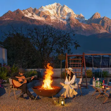 LandGaze • StarSweep | 180-Degree Snow Mountain View Guesthouse (Basan Ancient Town Branch)