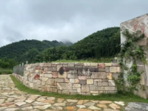 THE SIXTH SEASON VACATION MANOR