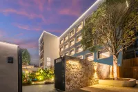 The Green Hidden Wanjia Hui Resort Hotel (Shaoxing Lu Xun's Hometown Cangqiao Zhijie Store) Hotels in 