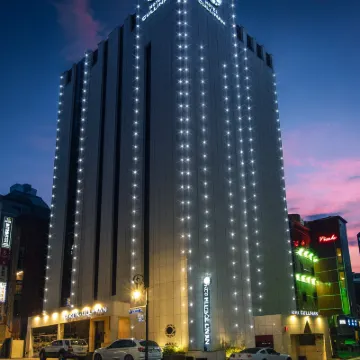 Cullinan Hotel and Spa 鄰近聖水洞咖啡街的酒店