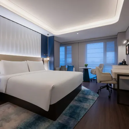 Novotel Shanghai Xuhui Riverside Отели рядом с достопримечательностью «Храм и пагода Лонхуа»