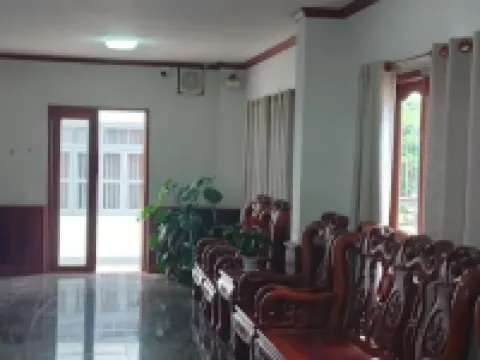 Savan Villa Hotel 沙灣拿吉酒店