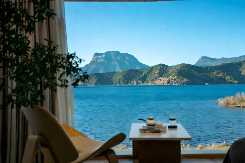 Lugu Lake Front Lake·Yueyao Lakeview Resort Hotel