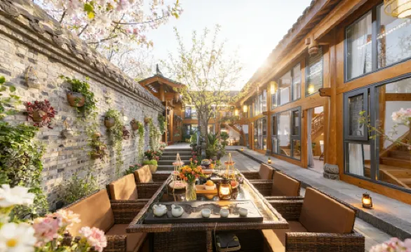 Hanya Ge · Boutique Holiday Homestay