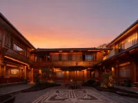Lijiang Sanli Tian Vacation Cottages Hotels near Three-eye Well