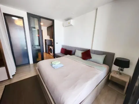 ห้องคิงไซส์วิวทะเลชั้นสูงพร้อมอ่างอาบน้ำ