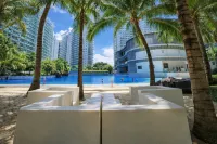 Azure Staycation Near NAIA Airport - 1BR Pool View - Beach