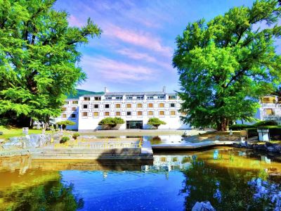 Fragrant Hill Hotel