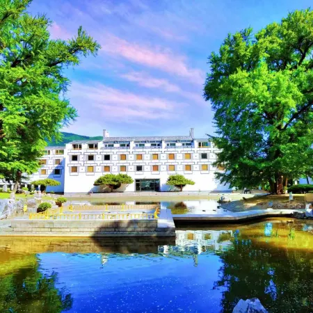 Fragrant Hill Hotel